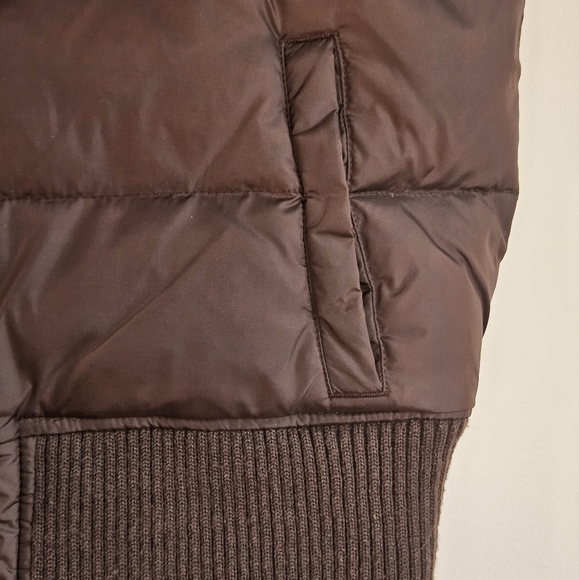 Old Navy Frost-Free Down Winter Vest in Women's M - Picture 5 of 13